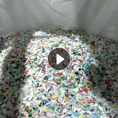 出售花色PP美缝剂胶管破碎料，白色占比七成，长期有货