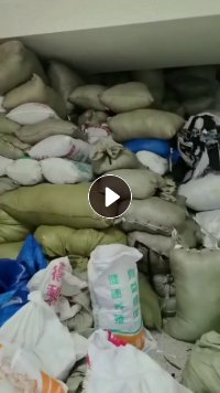 长期出售服装厂边角料，拉丝布，现货40吨左右