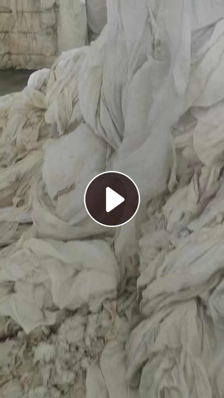 长期出售白色涤纶废布，印染厂下来的，含水不到30%，现货快一车了，货在江苏宿迁