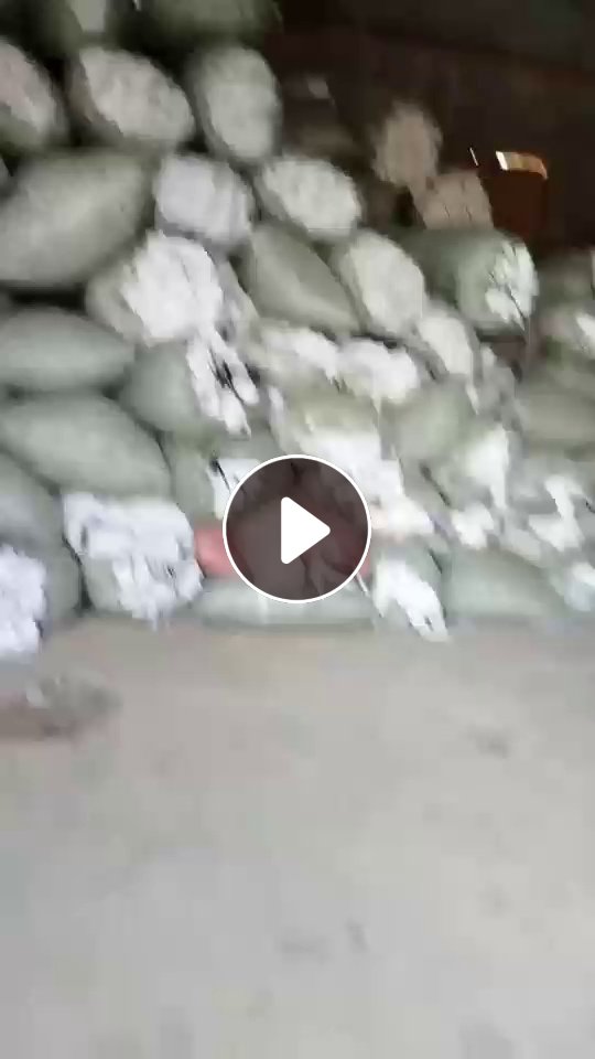 长期出售白色涤纶废布，涤纶衬衫布，70%是梭织，现货有9.6米一车，货在湖北随州