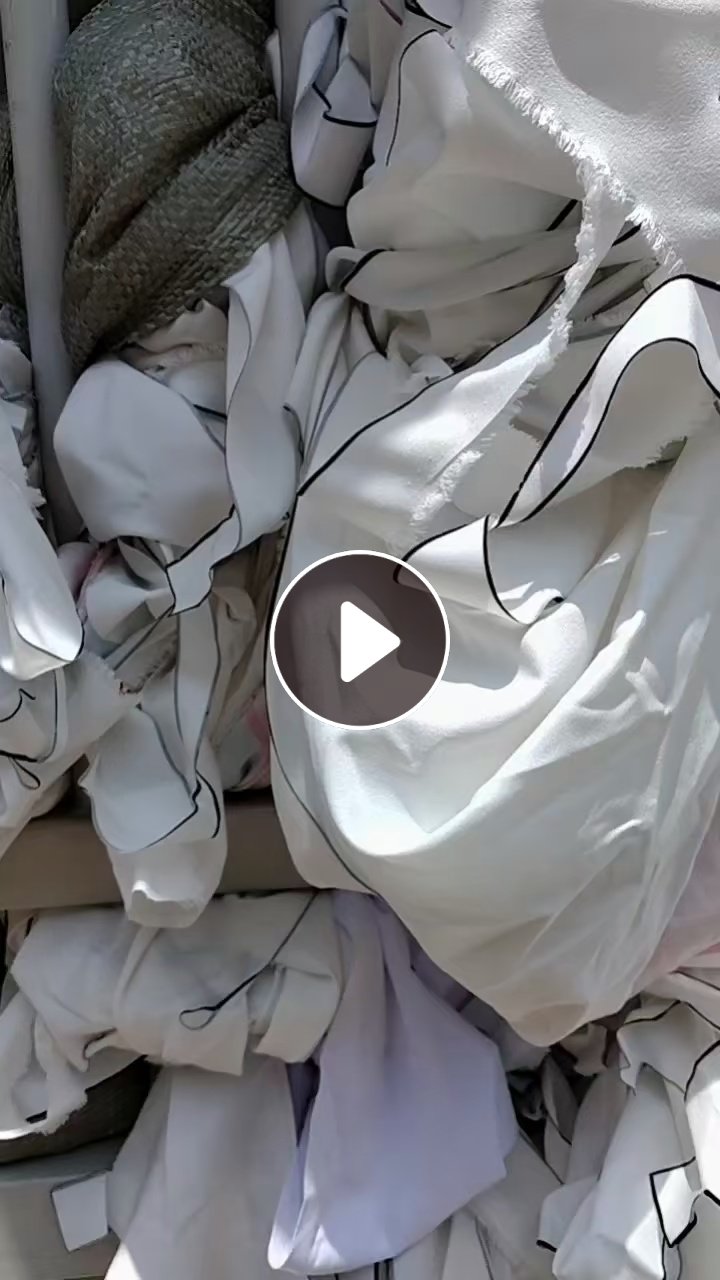 长期出售白色网眼布，白色牛筋布，白色化纤布，有分开，一天有4吨货，货在江西上饶