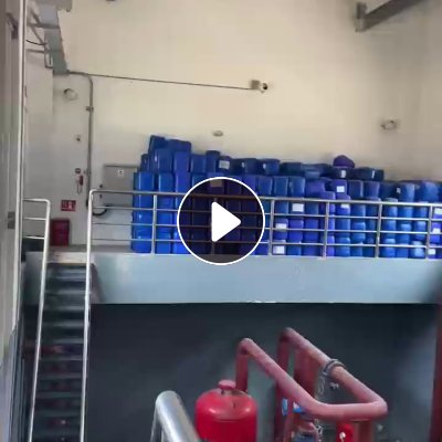 出售小蓝桶毛料，月供700-800个，装化工原料的