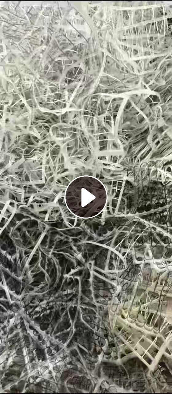 出售PET和PC混装的手机膜边角料，双面带胶