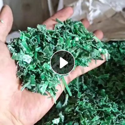 出售水粉PET打包带破碎料，现货十几吨