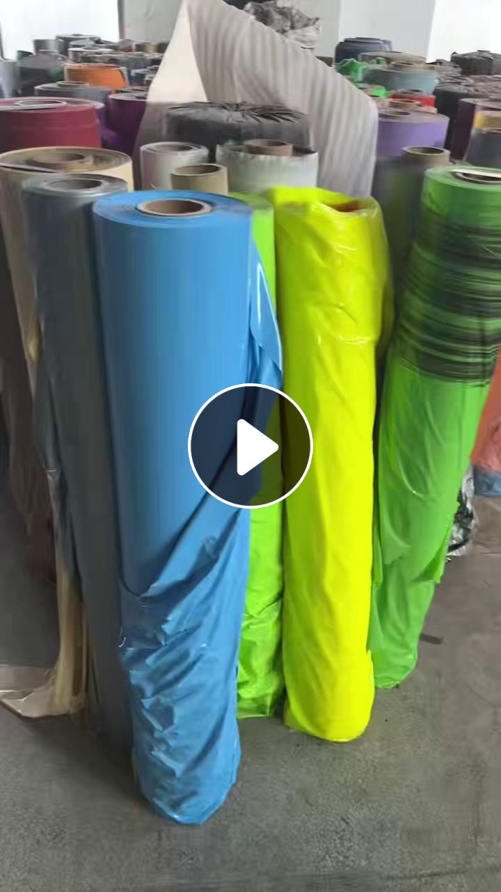 工厂倒闭低价出售中性PVC卷膜料，现货200吨
