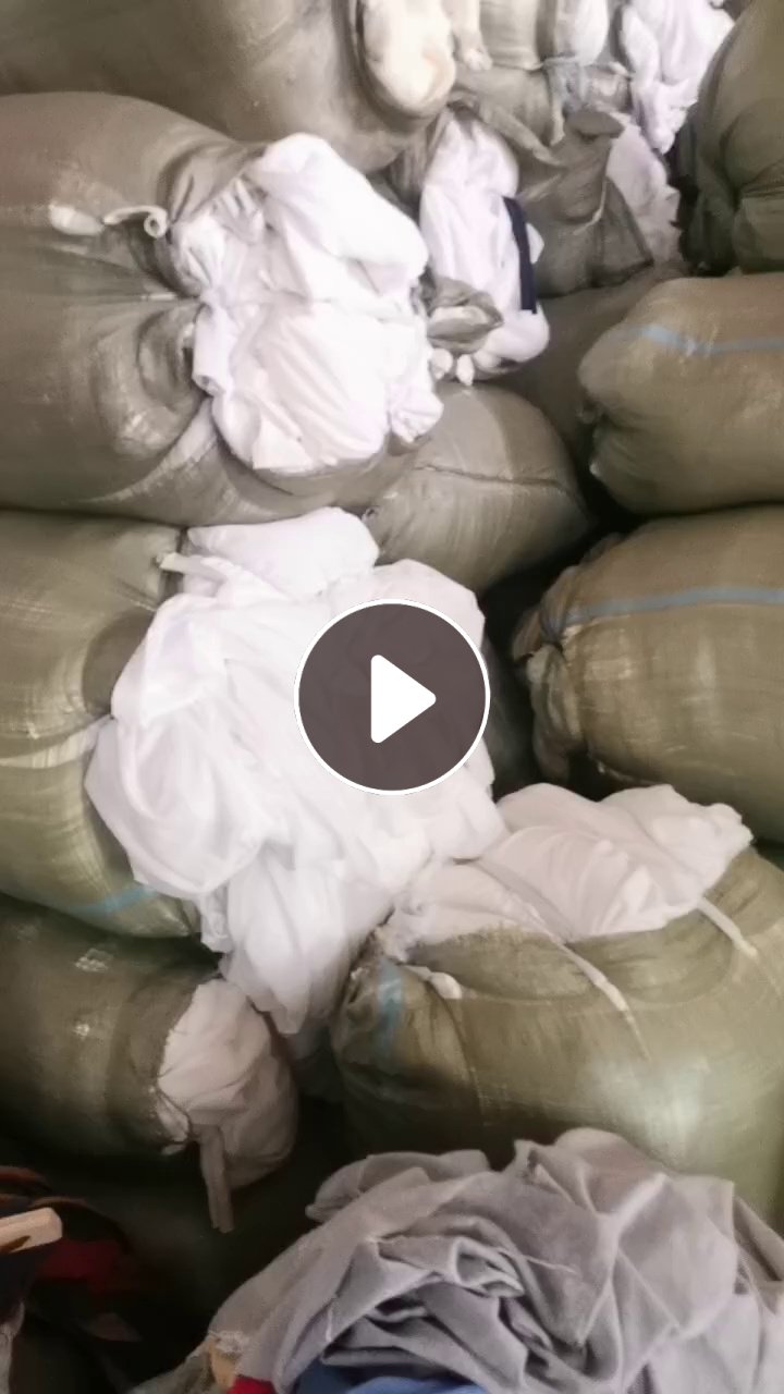 长期出售针织牛筋废布，牛筋布，有分颜色，也有涤纶废布，货在浙江湖州