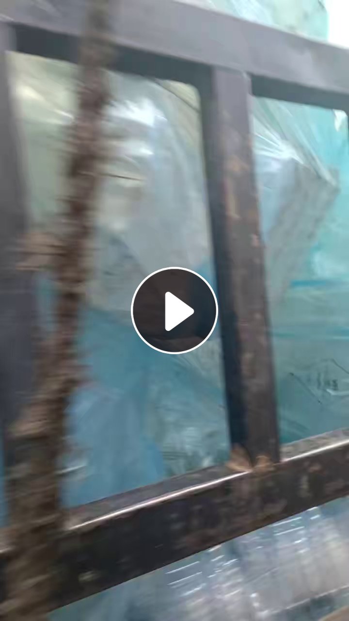 长期出售pet吸塑盒毛料，pet吸塑盒废料，A级料，B级料都有，现货60吨左右