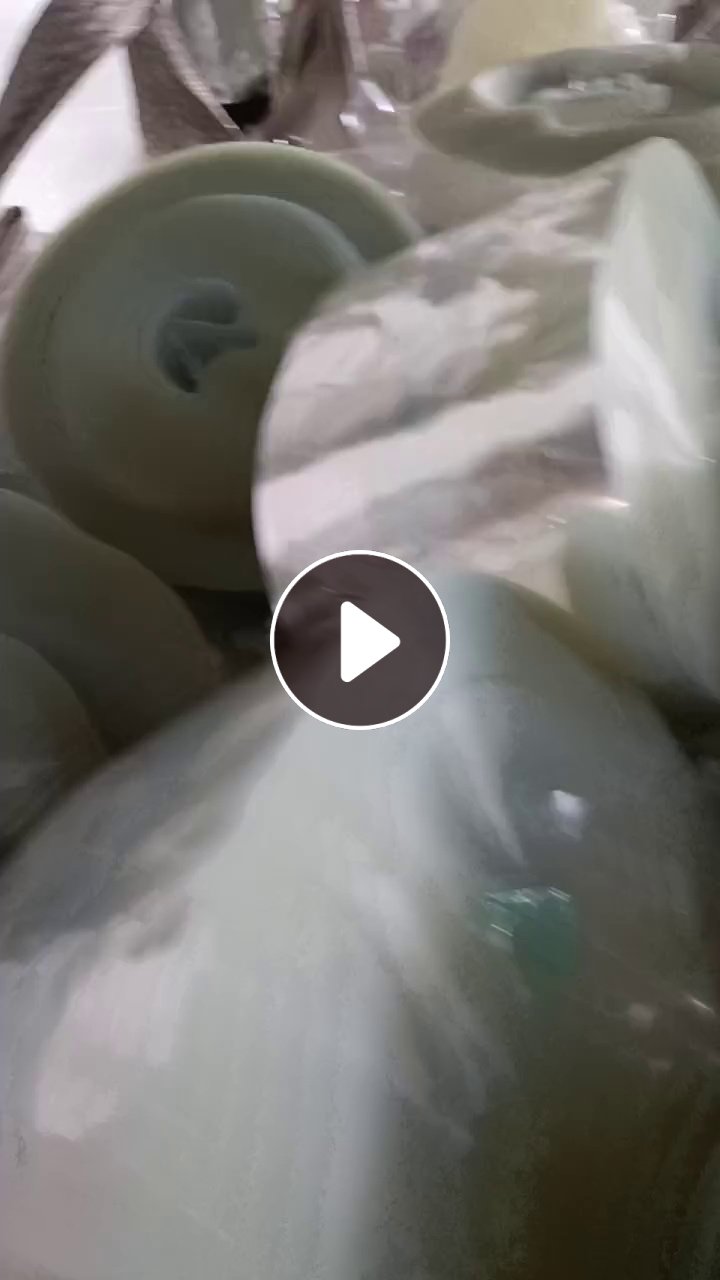 出售PET轻胶膜，卷筒和压包料都有，现货有十几吨，可以分开出