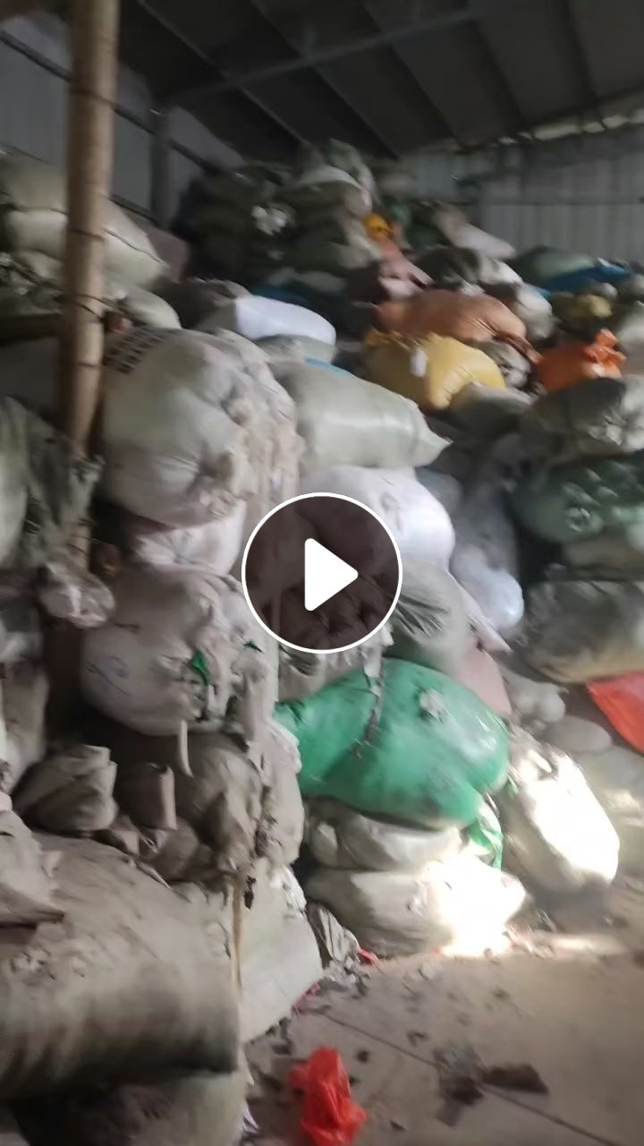 长期出售黑色废布，黑色碎布，有开花的们也有可以燃烧的，货在湖南株洲