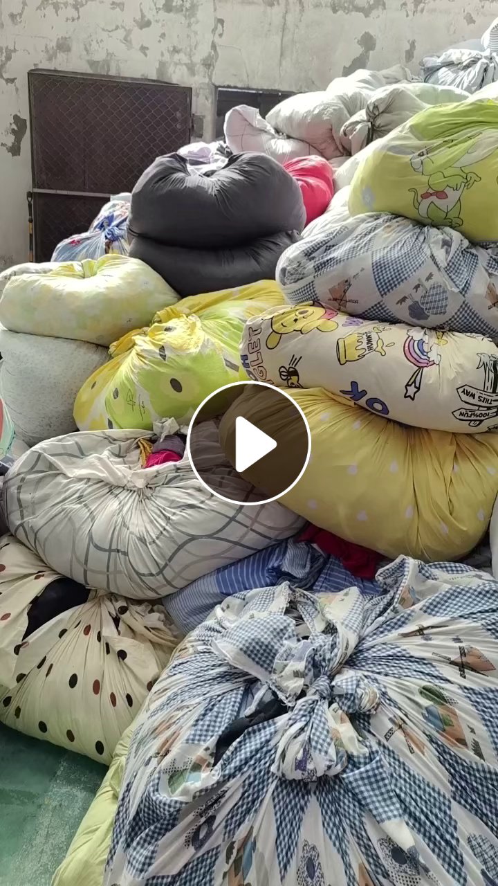 旧衣服分拣厂长期出售旧衣服黑料，下脚料，燃烧料