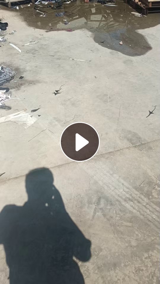 长期出售服装厂下来的废布料，皮革边角料，燃烧料，黑料，现货百来吨