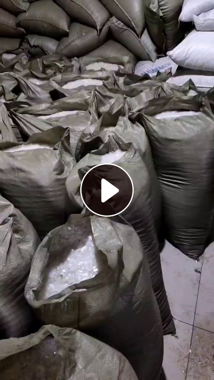出售餐盒破碎料，水粉没有过色选含有一点商标纸，月供200吨