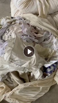 长期出售旧衣服分拣货，大白30多吨，二白30多吨，纯涤纶旧衣服2吨