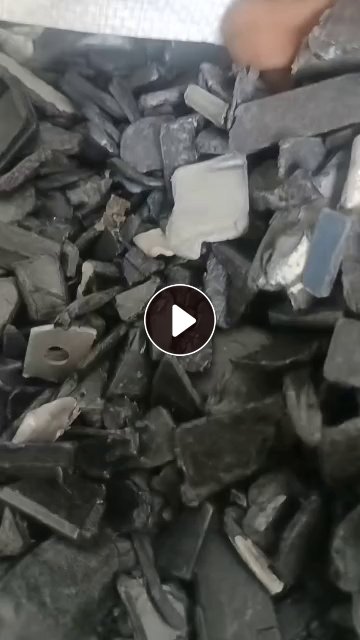 长期出售汽车中网abs合金破碎料，回收汽车中网，大灯镀锌尼龙