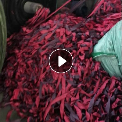 长期大量出售箱包厂下来的pvc复合布条，箱包布条，箱包布压一层pvc，打绳料，月供150吨左右