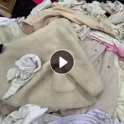 长期出售旧衣服分拣货，现货有白料，大白，开花料，现货四五吨，货在河北邯郸