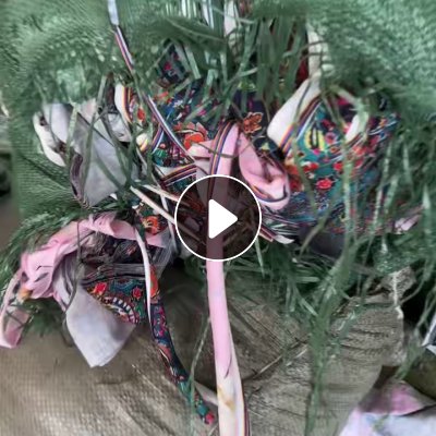 长期出售涤纶废布，涤纶拉丝布，服装厂下来的，造粒用，每个月有60多吨，厂在河南洛阳