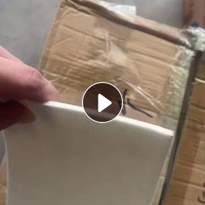 出售白色的化纤毛毡料，汽车隔音棉，现货1吨多