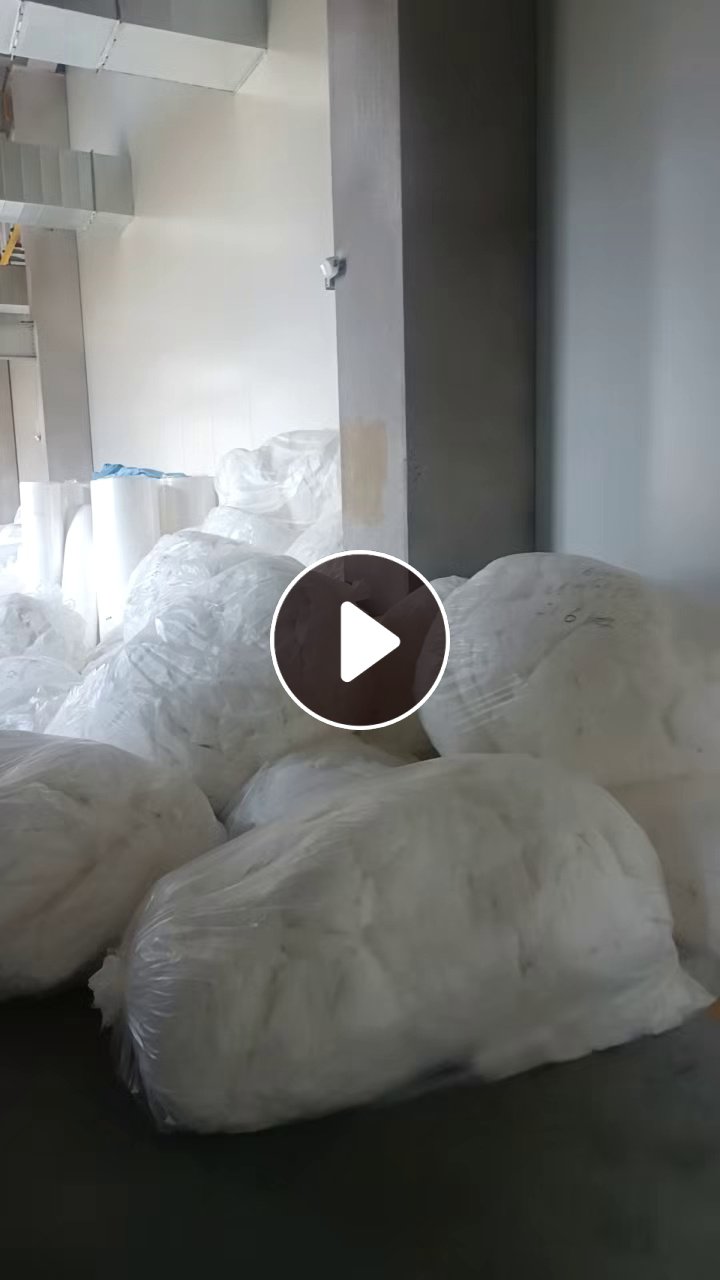 厂家长期出售水刺无纺布边角料，有涤纶和粘胶的，现货有几十吨，货在湖北仙桃