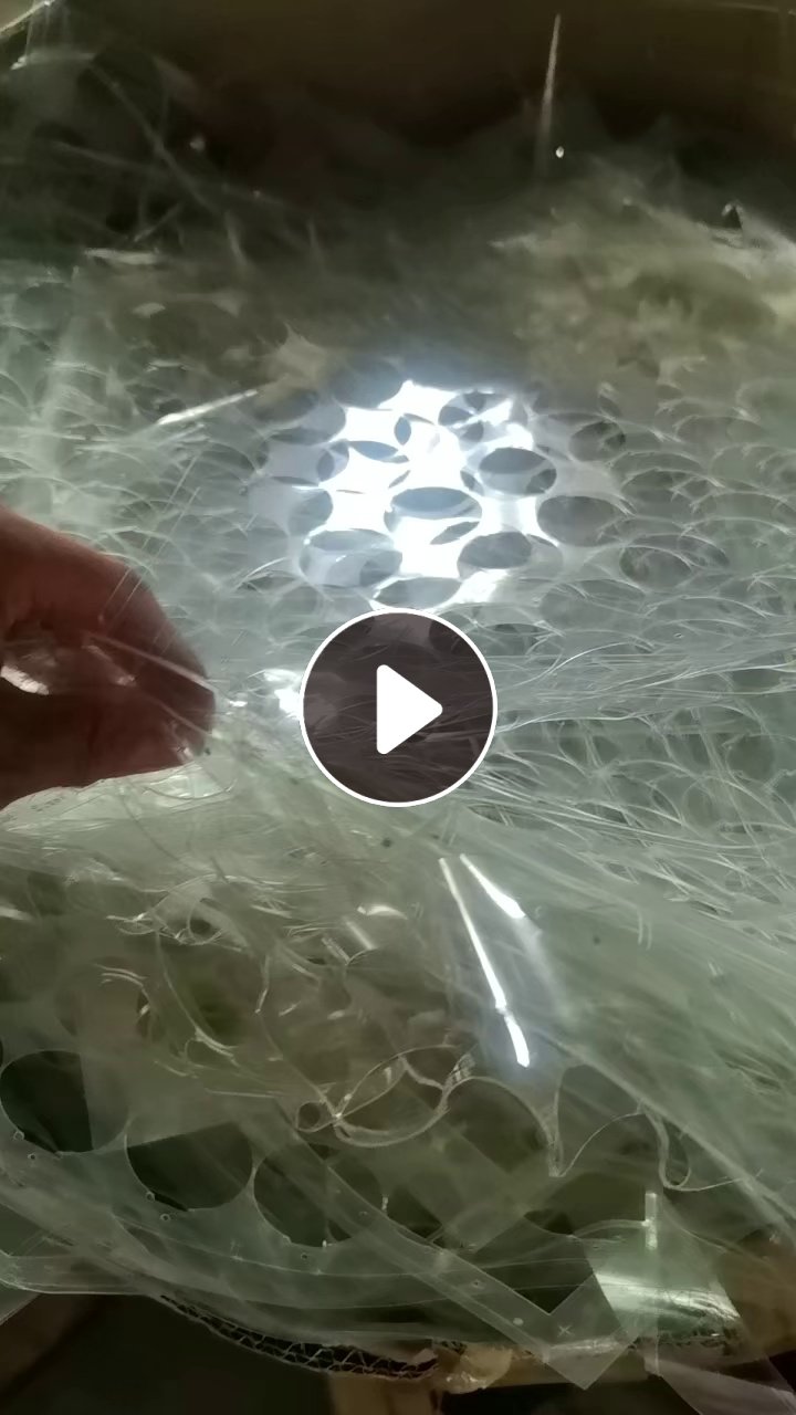 长期出售电子厂下来的pet片材料，带胶的，现货10多吨，无胶20多吨