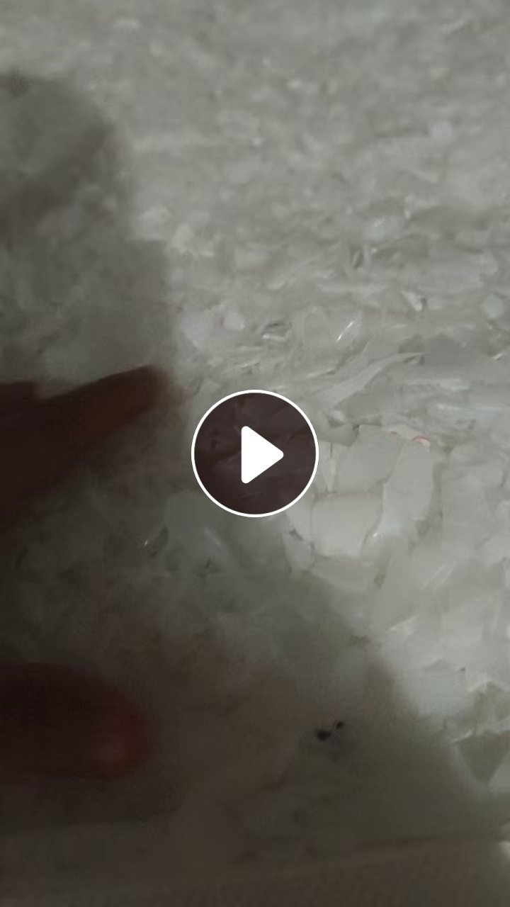长期出售纯透析桶破碎料，水洗的，够车发走