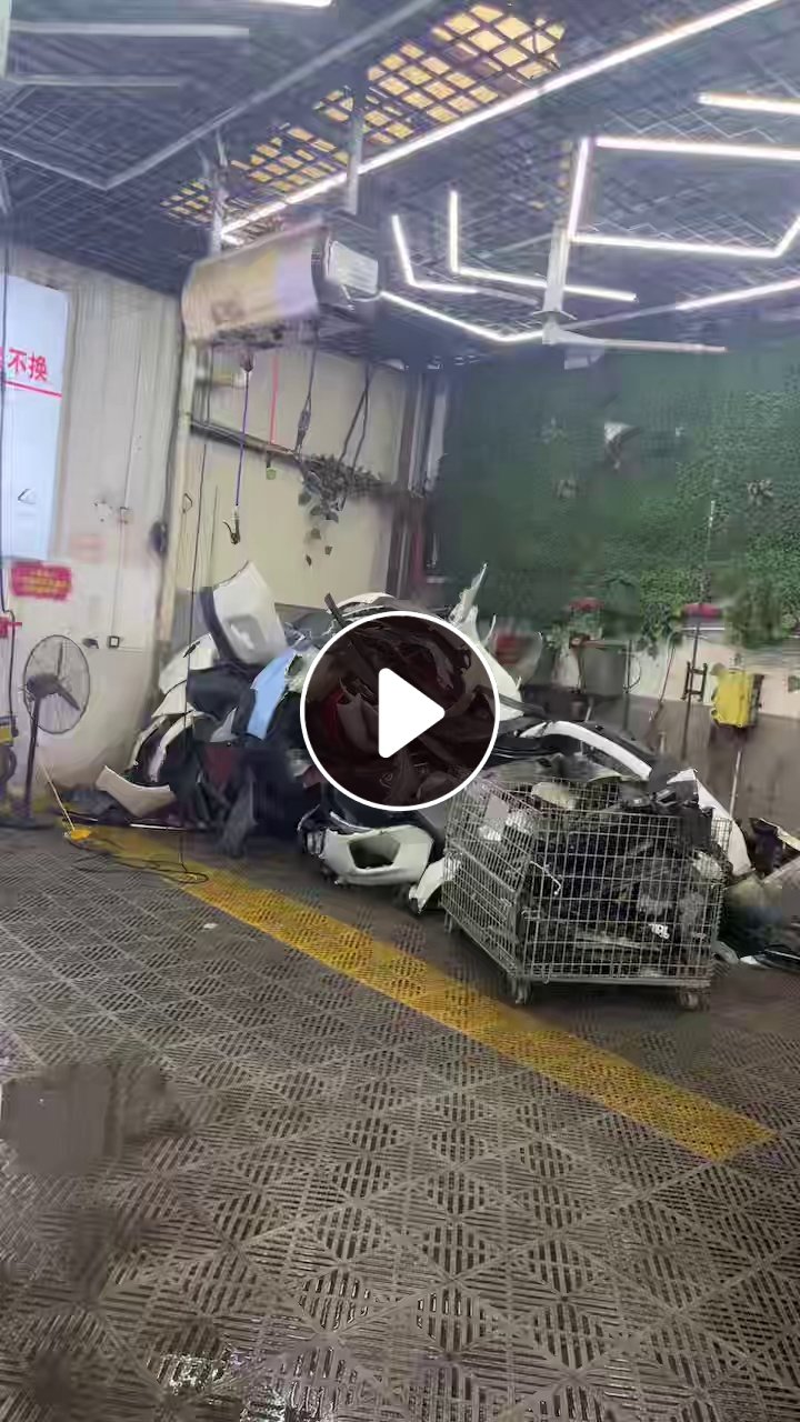 长期出售保险杠毛料，自己修车厂下来的