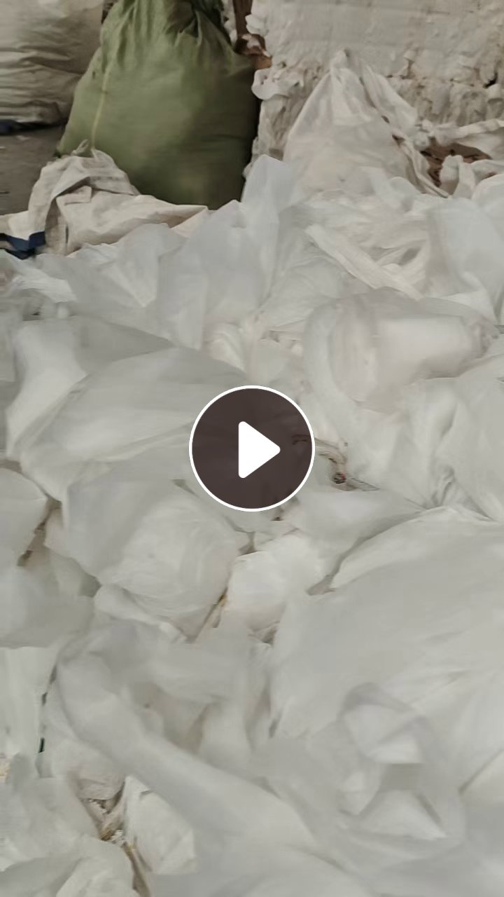 长期出售热风棉和无纺布，热风棉现在有20吨左右，PP无纺布，丙纶无纺布，货在重庆