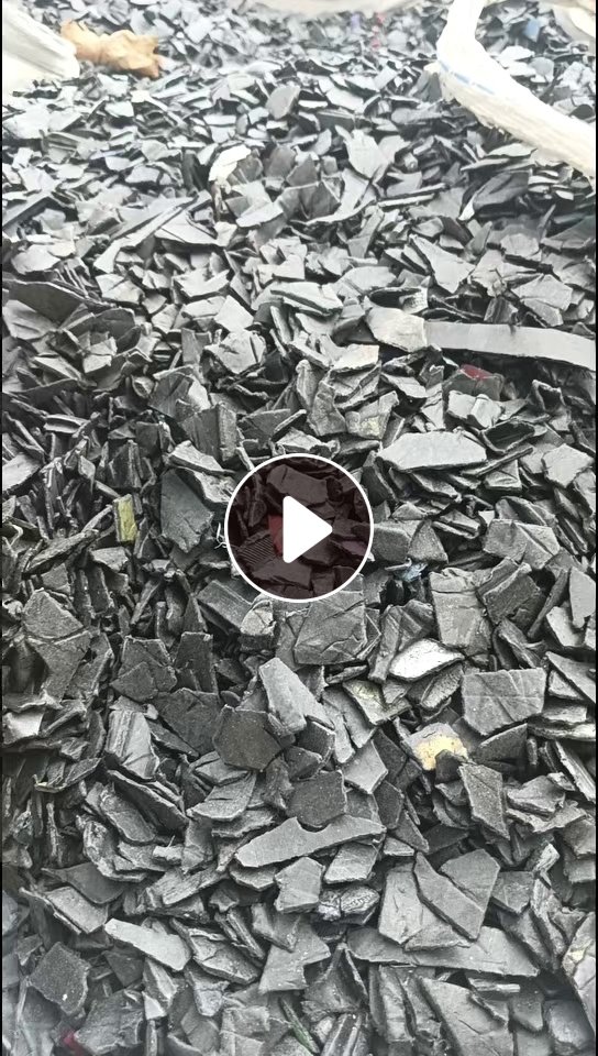 出售黑色涂料桶破碎料