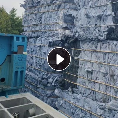 长期大量出售汽车内饰料，涤纶边角料，有带PET膜，可开花可造粒，月供百来吨，货在河北保定