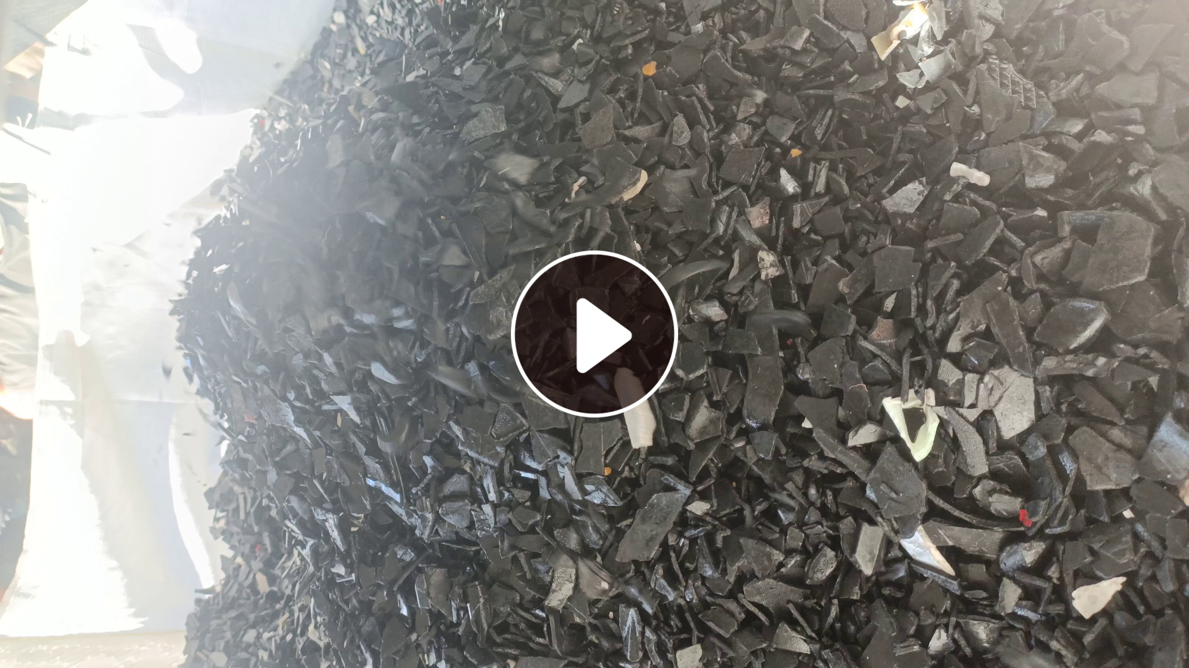 长期出售摩配pp破碎料，除铁甩干。有意电联