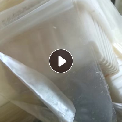 出售乳白餐盒废料，pp饭盒压块，现货8吨