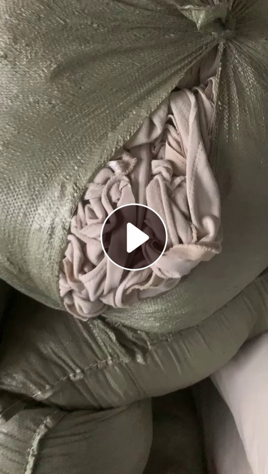 长期出售服装厂下来的涤纶废布，摇粒绒布条统货，都是涤纶的，现货6.8米两车