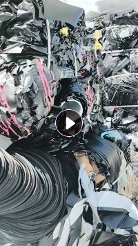 出售黑色阻燃PC薄片毛料，带胶跟不带胶的都有，月供200吨