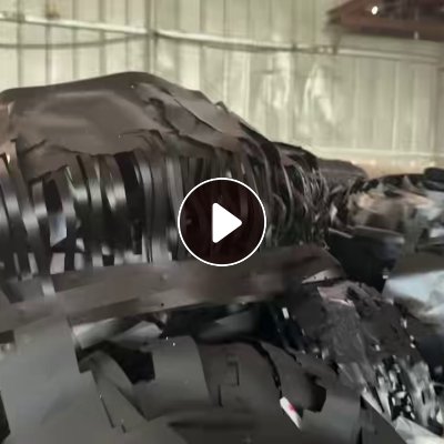 出售带胶PC废料，现货40吨左右