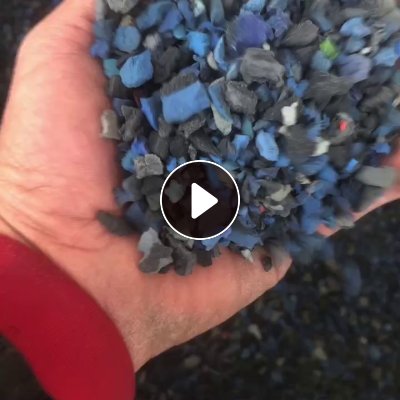 出售橡胶轮子粉碎料，橡胶含90%，尼龙含10%