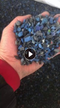 出售橡胶轮子粉碎料,橡胶含90%,尼龙含10%