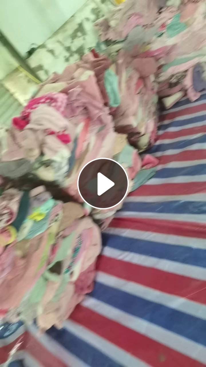 长期出售涤纶睡衣料绒布料，剪完拉链扣子，可以直接上机造粒做泡料的，现货20多吨，货在河南驻马店