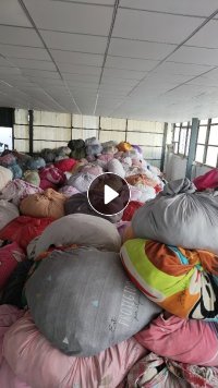 旧衣服分拣厂长期出售旧衣服分拣货,毛衣,冬装,夏装,黑料,鞋子等,月供50吨左右,厂在江苏宿迁