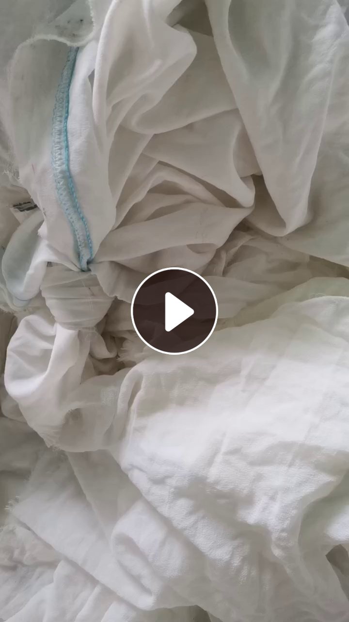 长期出售印染厂下来的氨纶涤纶统货，涤纶废布，氨纶废布，废布统货，占比各一半，现货几十吨，含水30左右