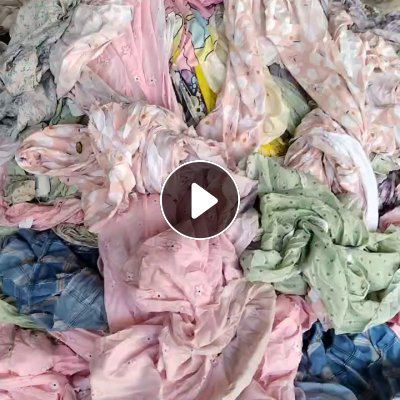 长期出售带桨涤纶废布，化纤布，杂色，月供10吨左右，货在山东临沂