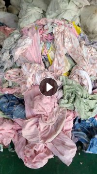 长期出售带桨涤纶废布，化纤布，杂色，月供10吨左右，货在山东临沂