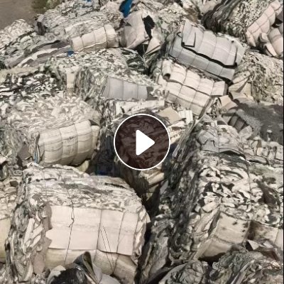 现货低价处理一批地毯边角料，地毯厂下来的，有羊毛什么材质都有，现货100多吨，货在青海西宁