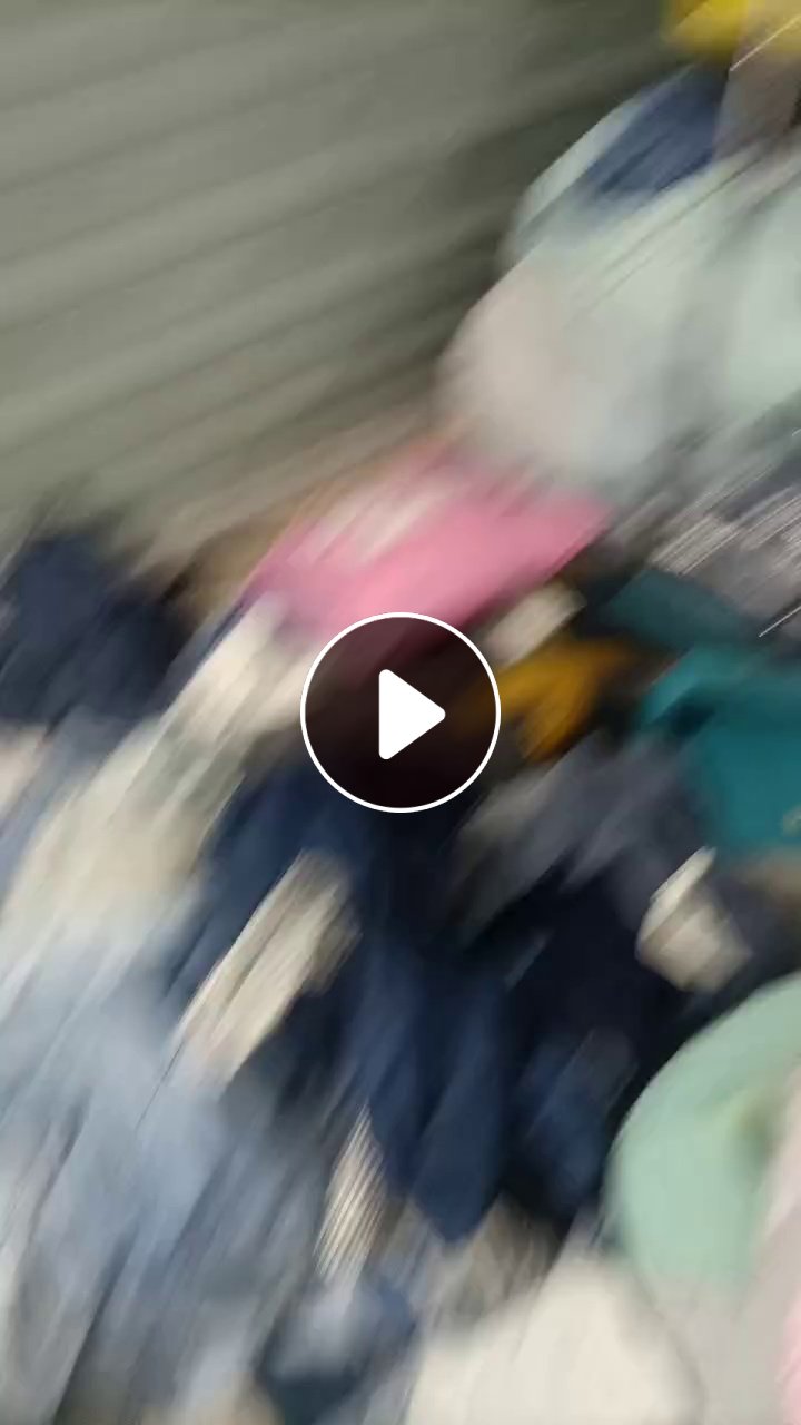 长期出售各种旧衣服分拣货，冬装，夏装，牛仔等