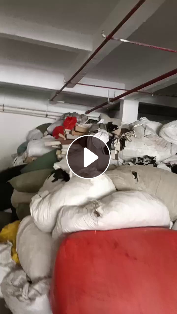 长期出售PVC沙发布皮革边角料，现货30吨，货在广东佛山
