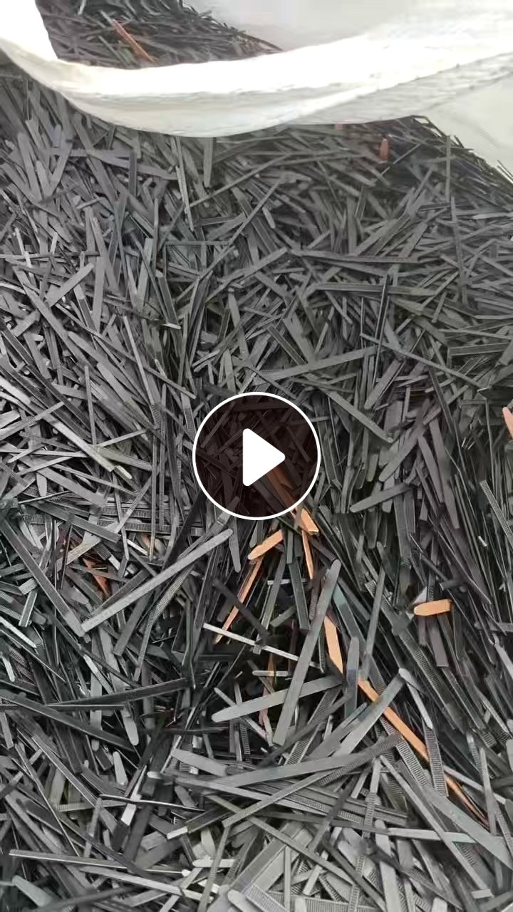 长期出售尼龙扎带毛料，收长城回来的，大部分是黑色的，现货30吨