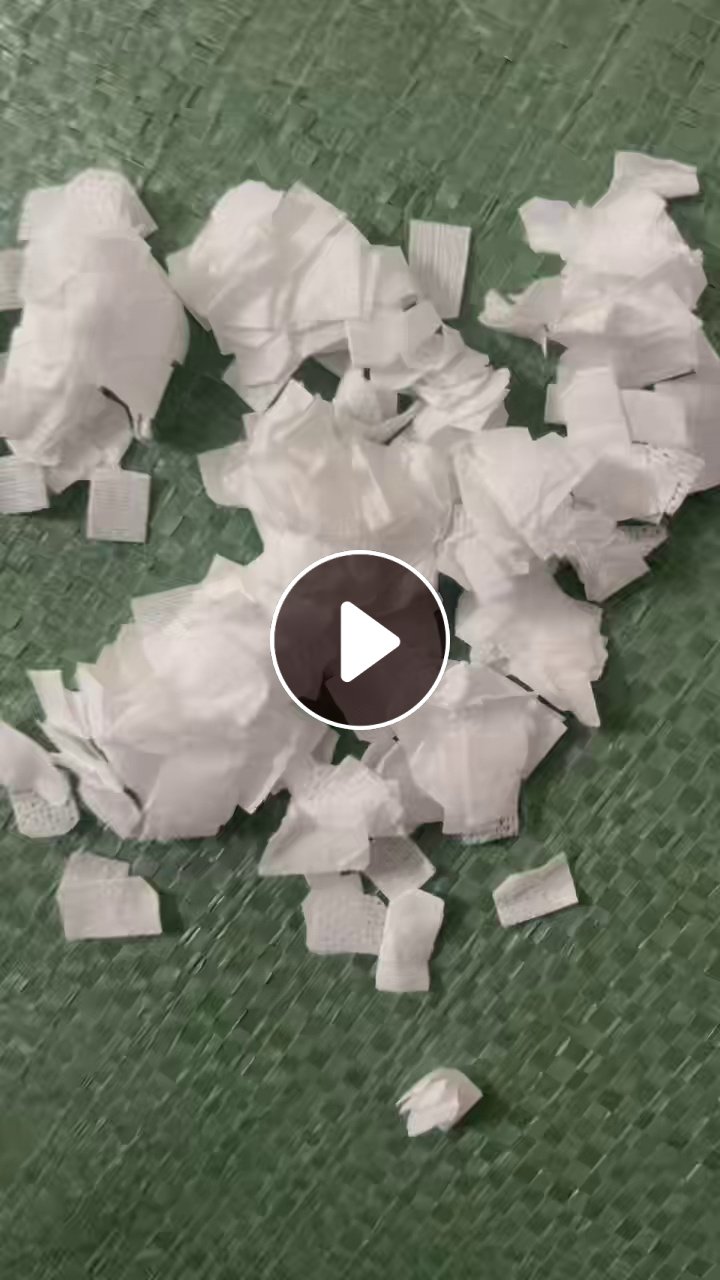 长期出售白色小块水刺无纺布边角料，黏胶无纺布，开花用，月供20吨，货在广东佛山