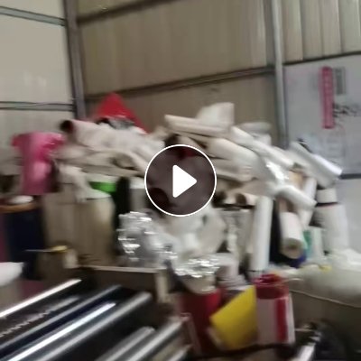 免费送不干胶面纸下来的膜废料，带胶，主要是PET材质的，现货7吨多，可用来做风扇底座