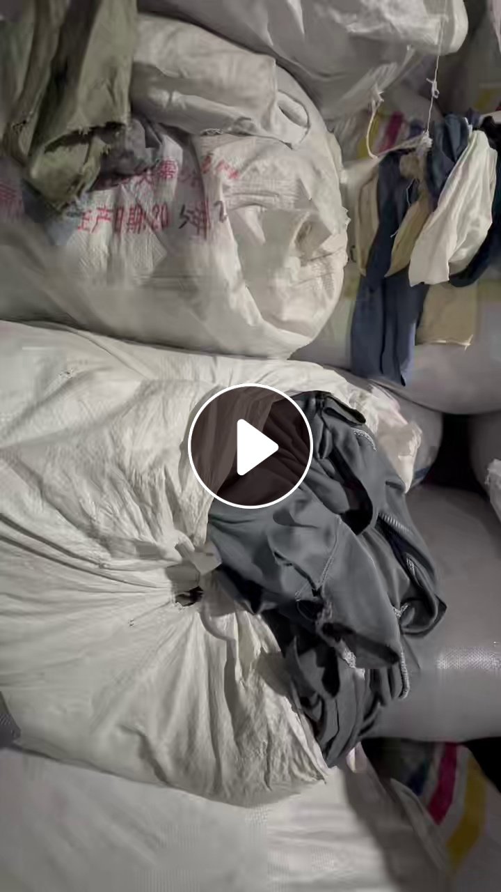 长期出售氨纶废布，花色的没有黑色，现货有30吨，在江苏苏州张家港