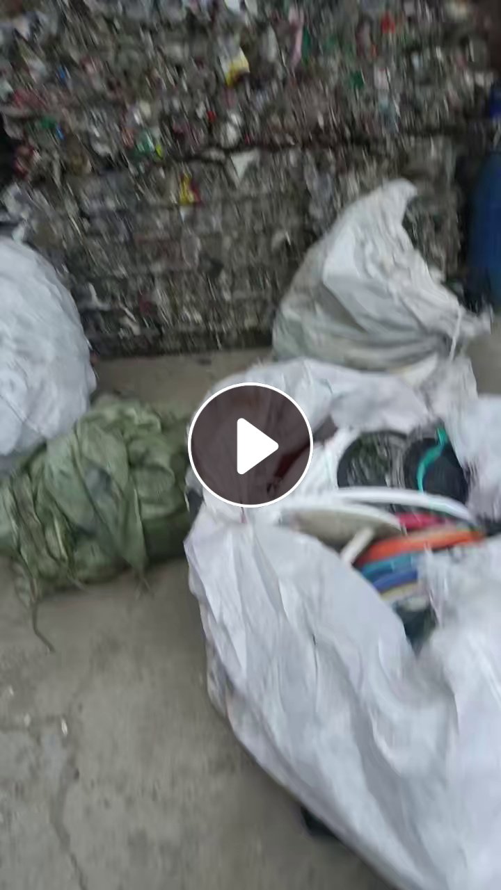 长期出售涂料桶压块