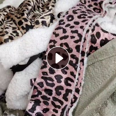 长期出售服装厂下来的边角料，废布料，现货两吨左右